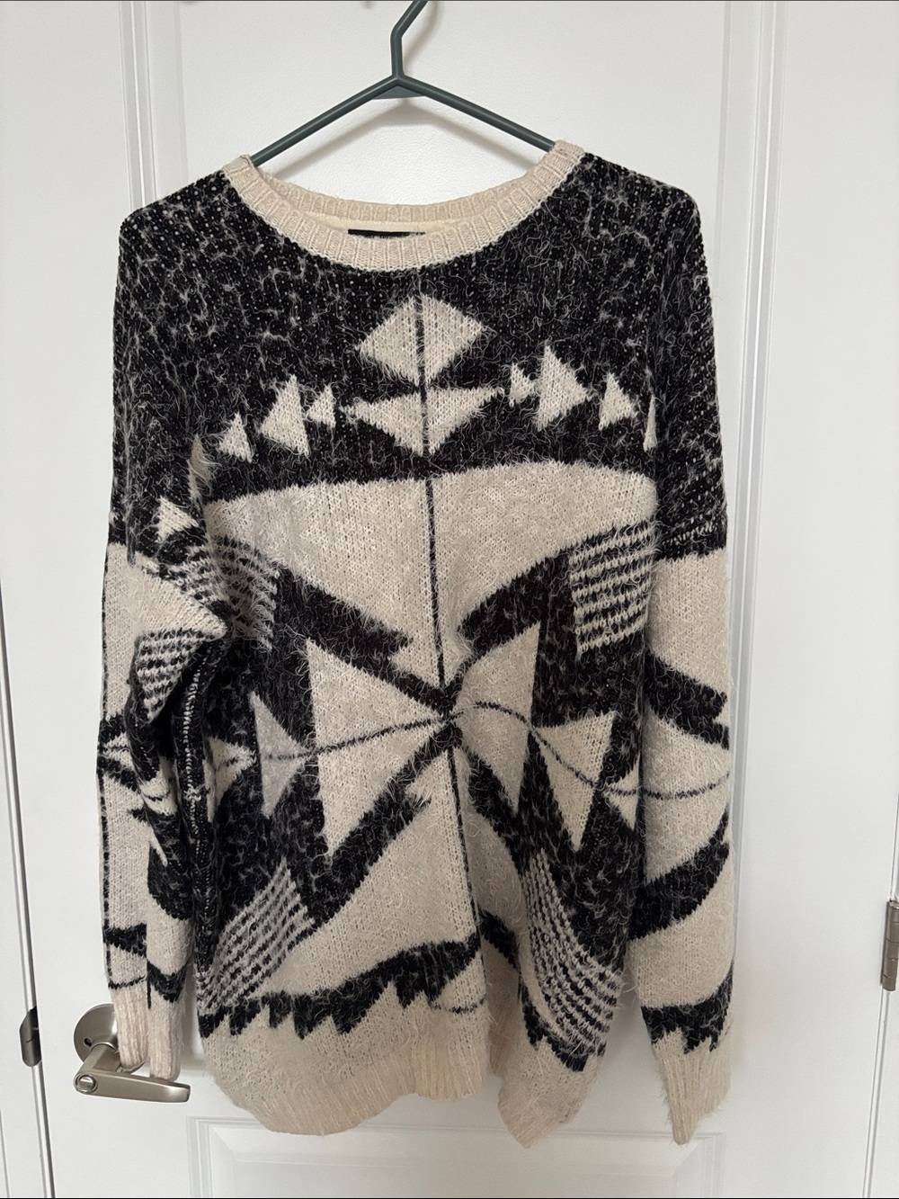 Forever 21 Black and Cream Geometric Crewneck Sweater